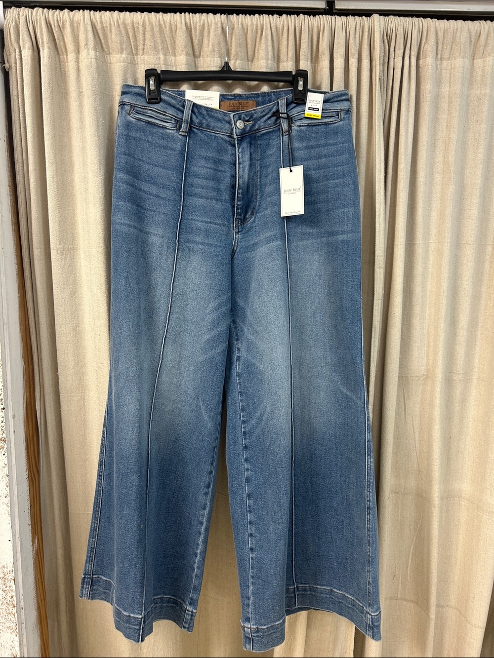 Judy Blue Liza High Waist Palazzo Jeans in Medium Blue Wash

Style # 881160 UK